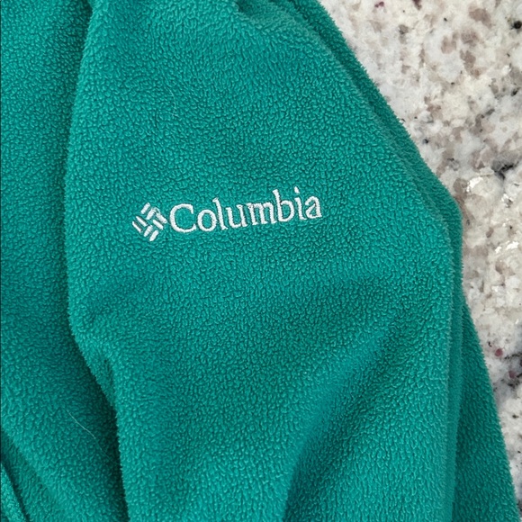 Green Hooded Columbia Sweatshirt - Picture 3 of 4